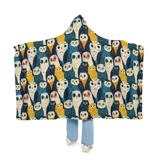 BLUE OWLS LOOKING  - Hooded Fleece Blanket